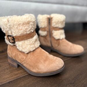 UGG Tan Suede and Wool Ankle Boots Women’s Size 6